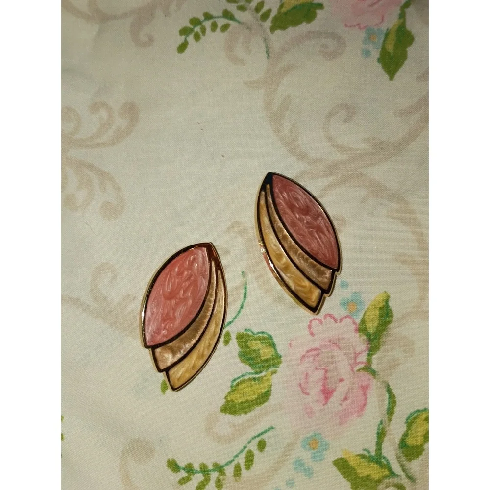 Tri Tone Rose Gold‎ Tone Leaves Avon? Unmarked Summer Clip Earrings 1 3/8 Inch